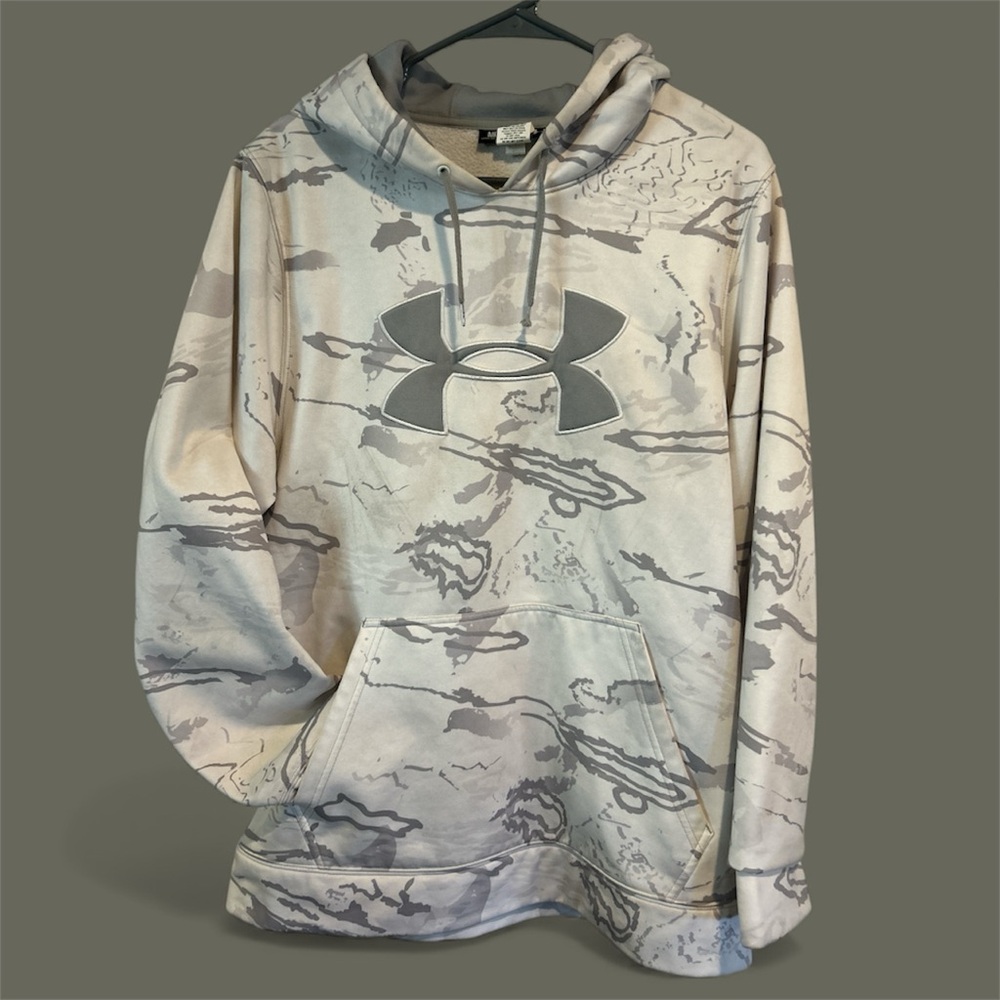 EUC! Men’s Under Armour Light Gray Camo Hoodie Size M
